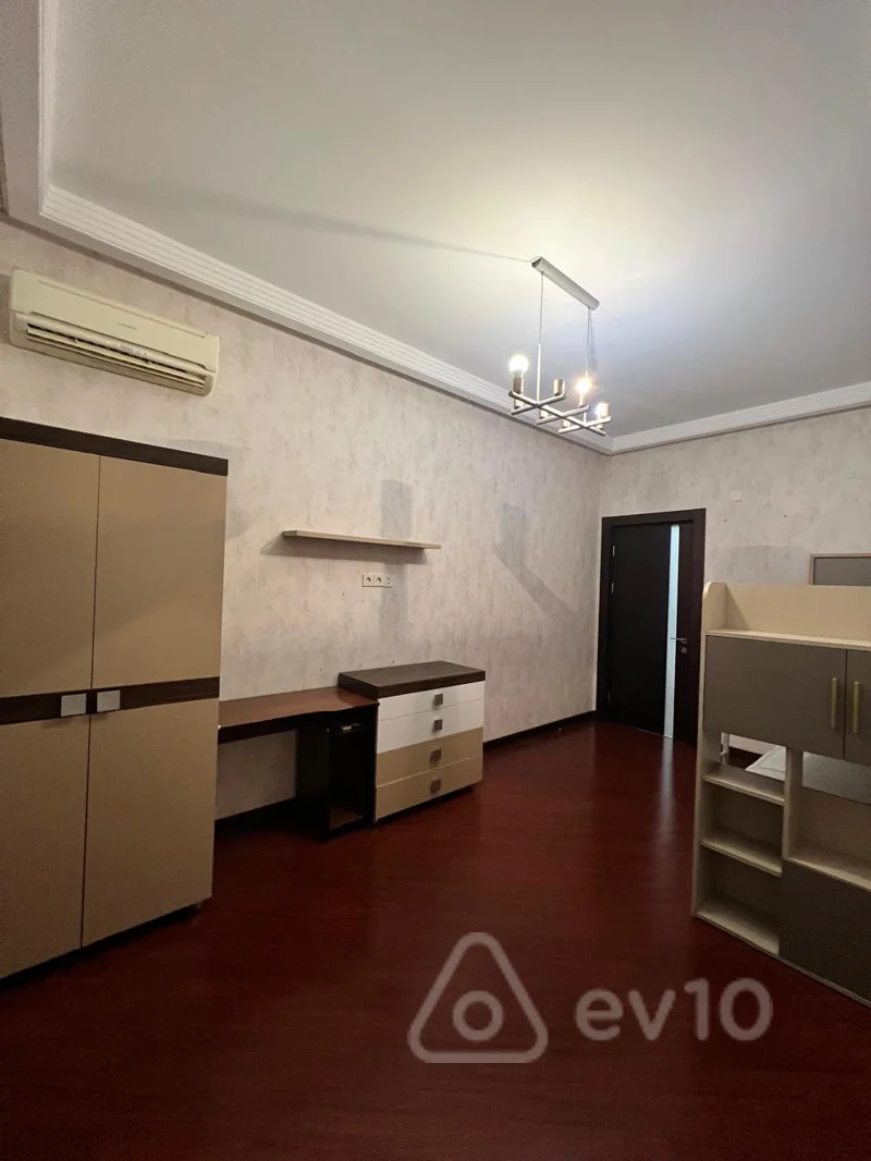 3 otaqlı mənzil, 130 m², Bakı, Koroğlu Rəhimov küç. — kirayə — Mənzil, Bakı (10)