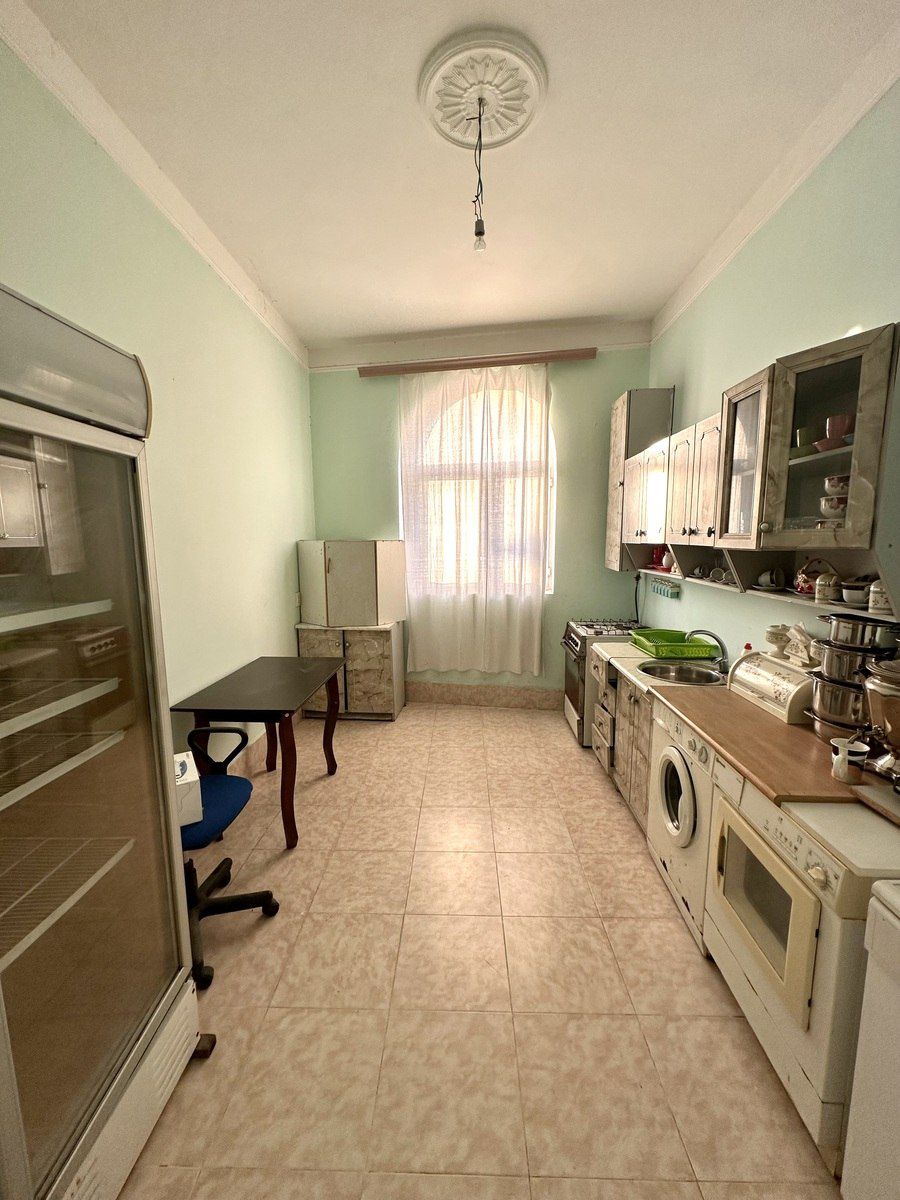 Satılır 12 otaqlı həyət evi/bağ evi 300 m² — Ev, villa, Bakı (10)