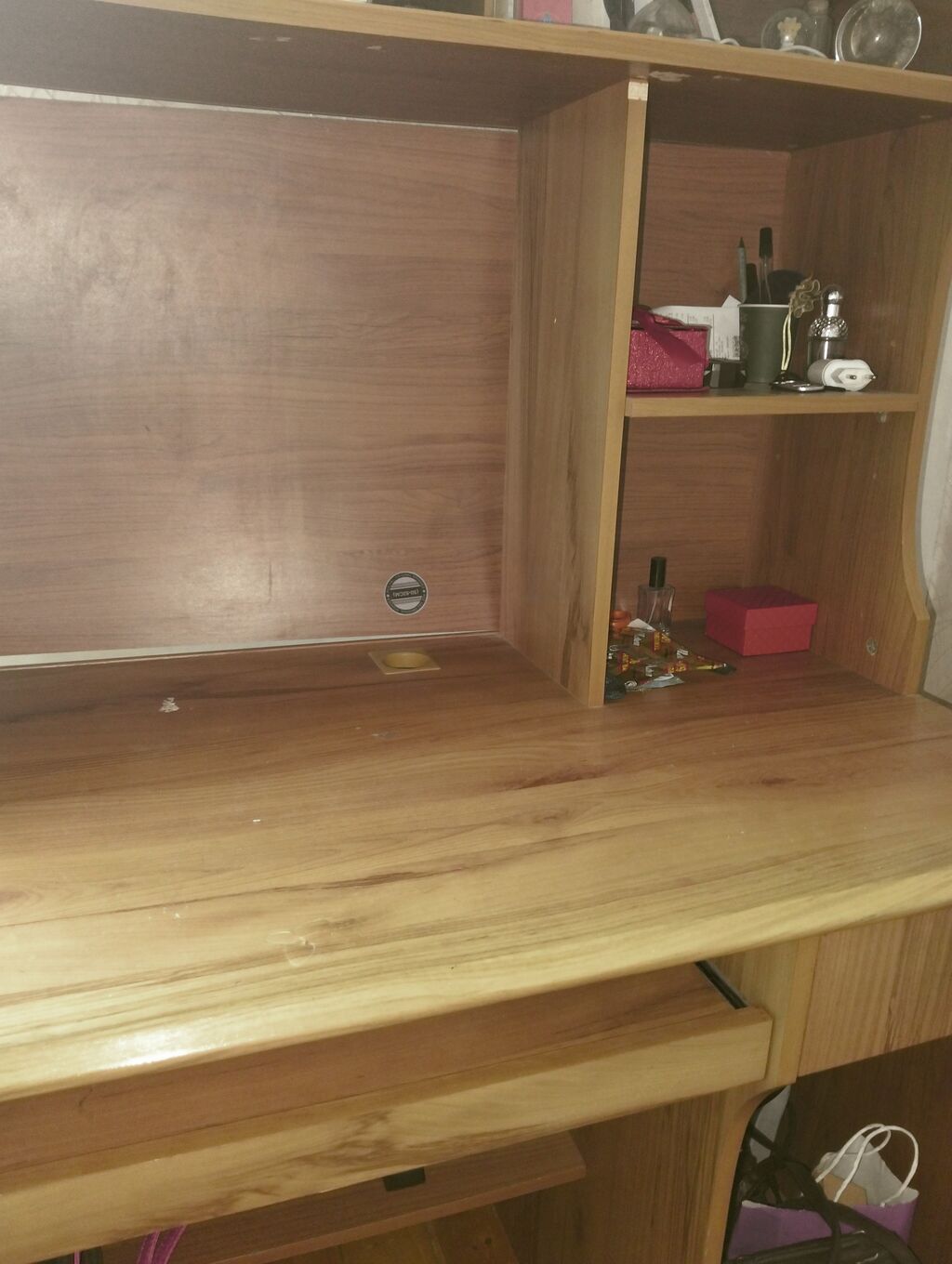 Düz masa, Polkalı, Siyirməli, Teksturalı laminat, Zəmanətsiz, Kredit yoxdur — Kompüter masaları və kresloları, Bakı (2)