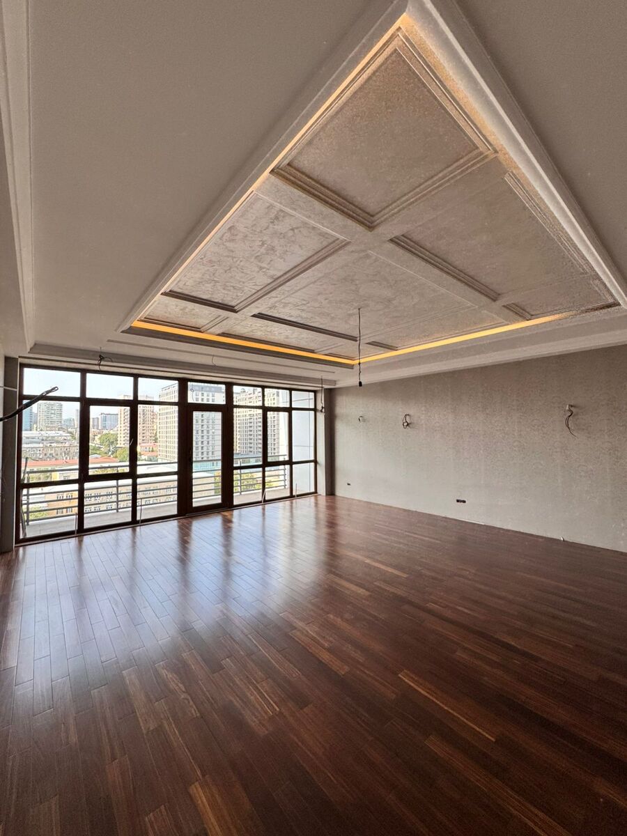 Satılır 4 otaqlı yeni tikili 200 m² — Mənzil, Bakı