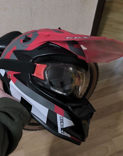 Mtb kask ve eynək. Təzə və keyfiyyətlidir, cəmi bir ay geyinilib мтб — Digah