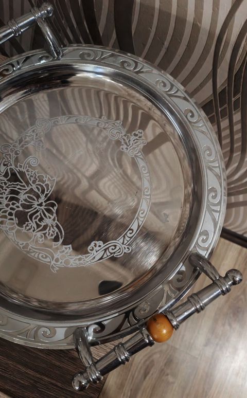 Metal dekorativ sini/tray - Material: parlaq metal (xrom rəngli) — Bakı