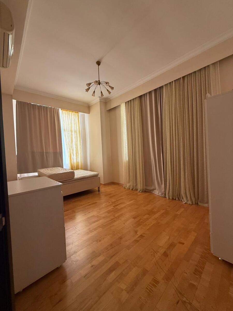 İcarəyə verilir 4 otaqlı yeni tikili 140 m² — Mənzil, Bakı (7)