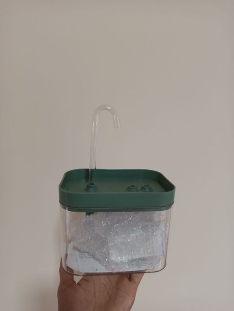 Pişik və itlər üçün su çeşməsi – 1.5 L tutum - Heyvanlar üçün daim — Bakı