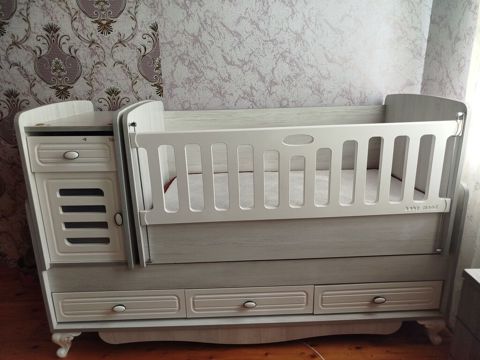 Oğlan və qız üçün, İşlənmiş, Dördbucaq, Beşik, Dəstsiz, Matras ilə, Yellənmə mexanizmi ilə — 170 ₼ · Digah · Bəşikləri Oğlan və qız üçün, İşlənmiş, Dördbucaq, Beşik, Dəstsiz, Matras ilə, Yellənmə mexanizmi ilə — Digah