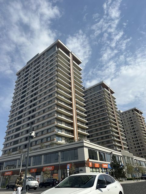Satılır 4 otaqlı yeni tikili 194 m² — Bakı
