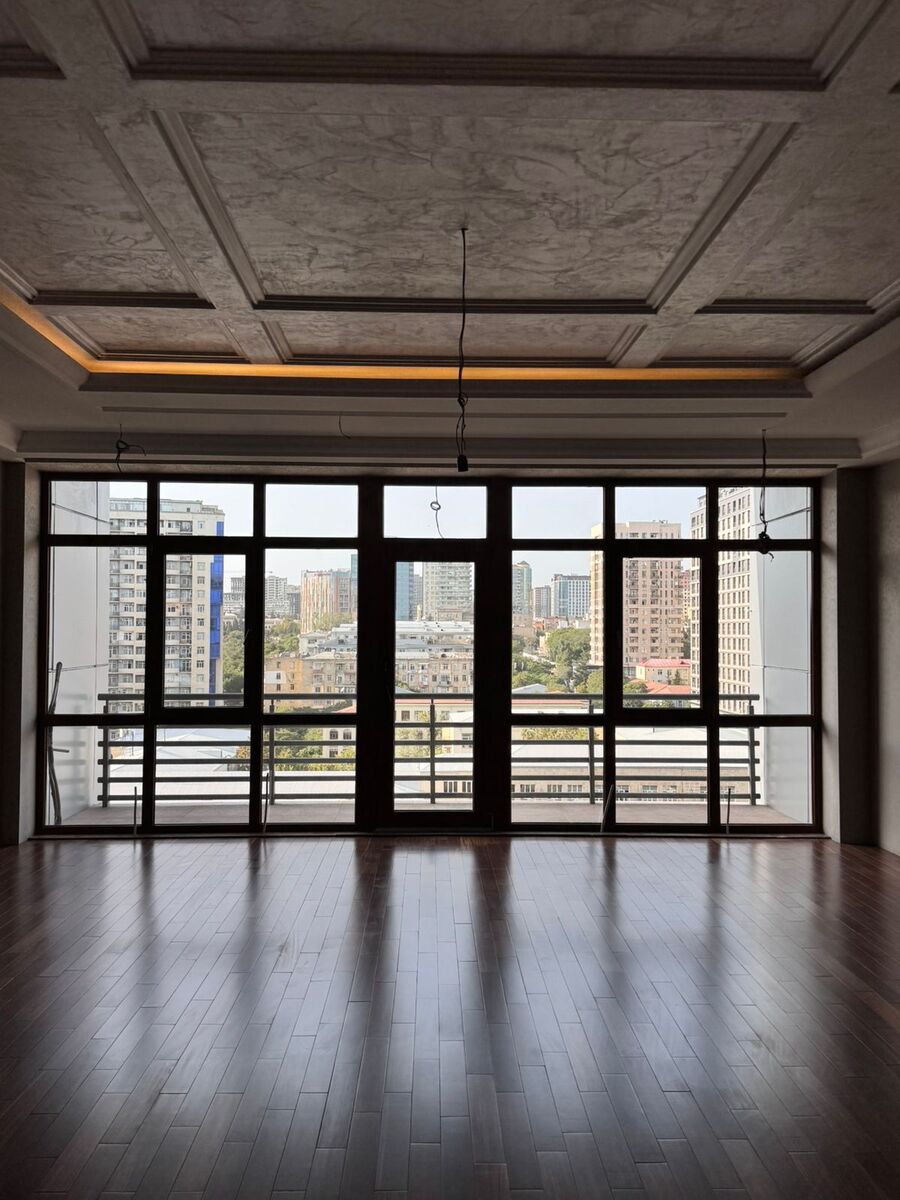 Satılır 4 otaqlı yeni tikili 200 m² — Mənzil, Bakı (2)