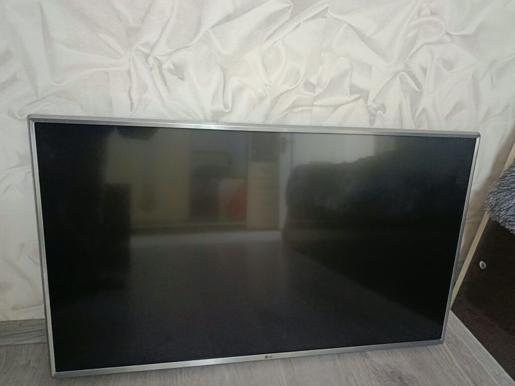 LG LED televizor, təxminən 42–47 düym ekran ölçüsü. Nazik gümüş — Televizorlar, Sumqayıt (2)