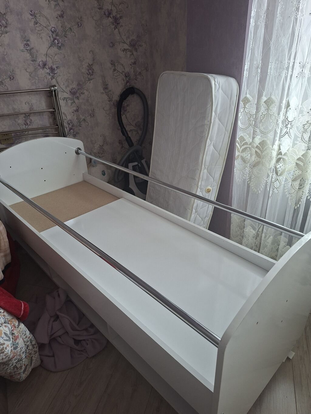 Oğlan və qız üçün, İşlənmiş, Dördbucaq, Beşik, Dəstsiz, Matras ilə, Yellənmə mexanizmsiz — Bəşikləri, Bakı (2)