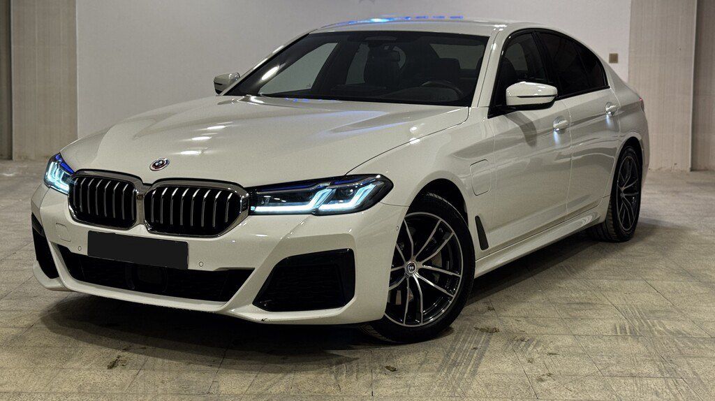BMW 530e, 2.0 L, 12 kWh, 2023 il, 64 500 km — Avtomobillər, Bakı (2)