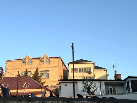 Satılır 12 otaqlı həyət evi/bağ evi 300 m² — Bakı