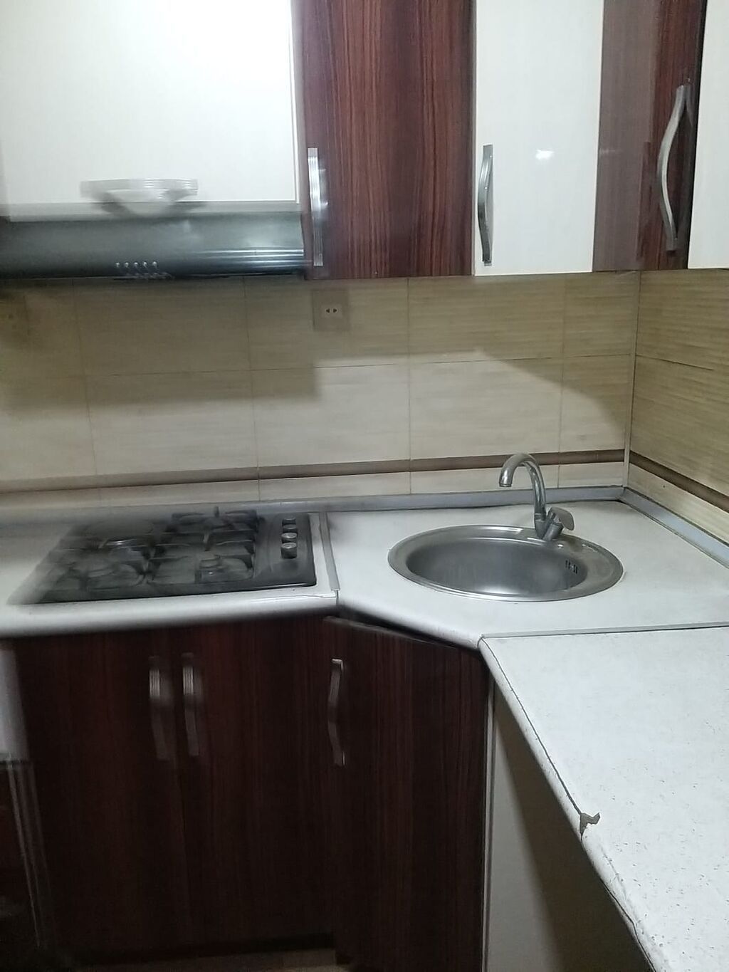 Azadliq prospekti metrosundan 10 deqiqelik mesafede 99 sayli mektebin — Mənzil, Bakı (3)