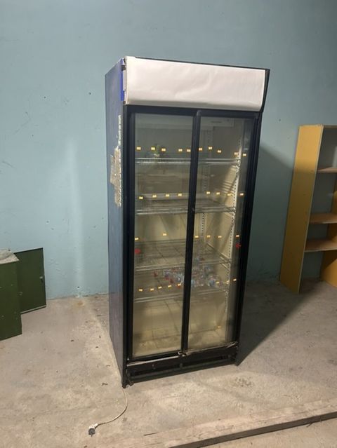 İki qapılı xaladenik içki soyuducusu - Ticarət obyektləri, market — Digah