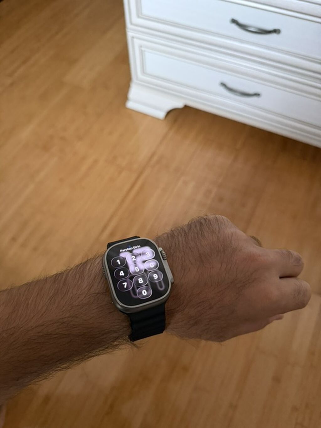 Apple Watch Ultra (49 mm) – titan korpus, qara Ocean Band tipli — Ağıllı saatlar, Sumqayıt