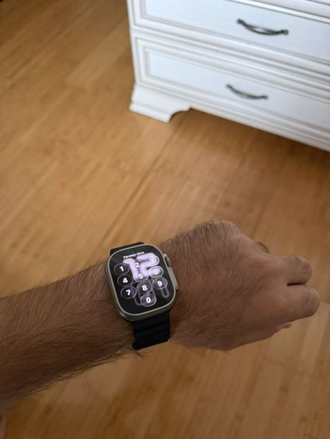 Apple Watch Ultra (49 mm) – titan korpus, qara Ocean Band tipli — Sumqayıt