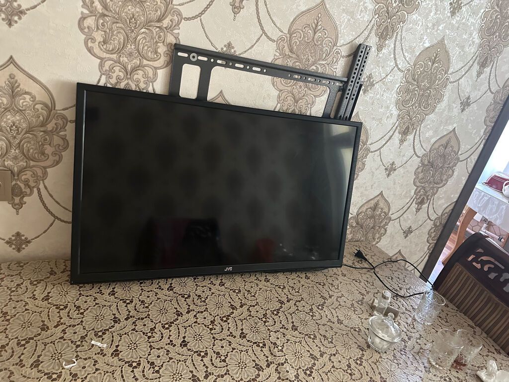 İşlənmiş Televizor JVC Ünvandan götürmə — Televizorlar, Bakı (2)