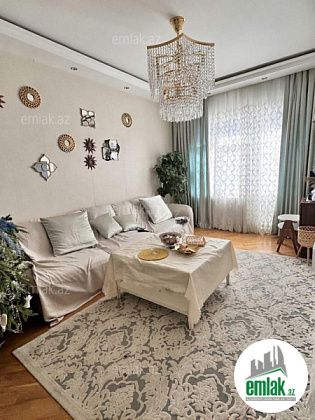 Satılır 4 otaqlı 110 m² köhnə tikili Xalqlar Dostluğu m
