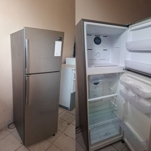 Selin Samsung soyuducu – No Frost, boz rəng. Xüsusiyyətlər: - Üst — Bakı