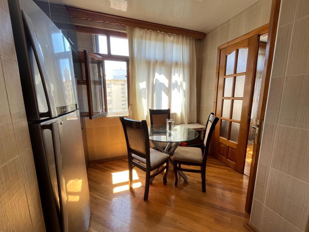 İcarəyə verilir 4 otaqlı köhnə tikili 120 m² — Mənzil, Bakı (11)