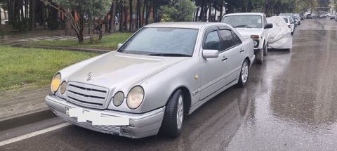 Mercedes E 200, 2.0 L, 1998 il, 315 000 km — Bakı