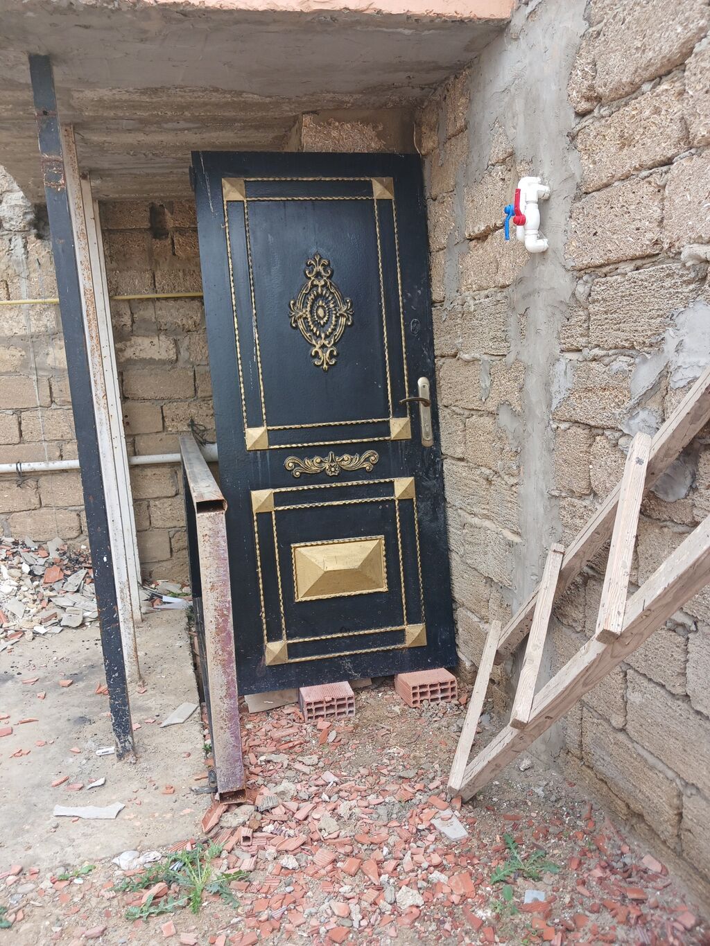 Islenmis ev qapisi.Sadece icine obsibka vurulacag — Pəncərələr, qapılar, balkonlar, Digah (3)
