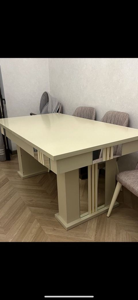 Masa yaxshi veziyyetdedi. Tek masa 500 azn Oturacaqlarnan 800 — Bakı