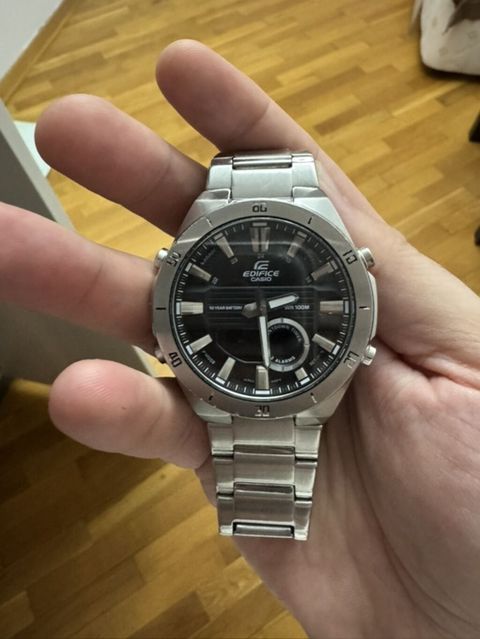 Casio Edifice kişi qol saatı - Model xətti: Casio Edifice - Korpus və — Bakı
