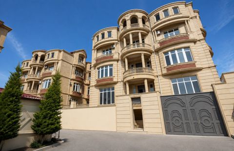 Satılır 40 otaqlı həyət evi/bağ evi 4000 m² — Bakı