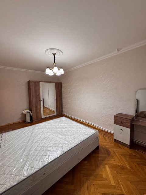 İcarəyə verilir 3 otaqlı köhnə tikili 80 m² — Bakı