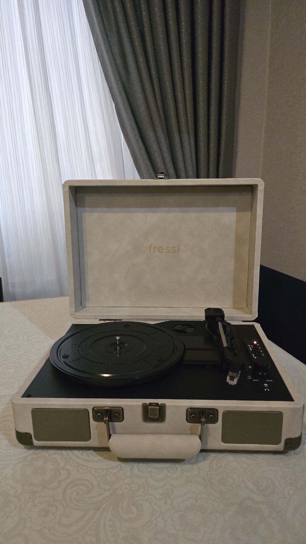 Fressi Retro Pikap – çamadan tipli dizayn, daxilində stereo — Vinil proqreslər və aksesuarlar, Bakı (4)
