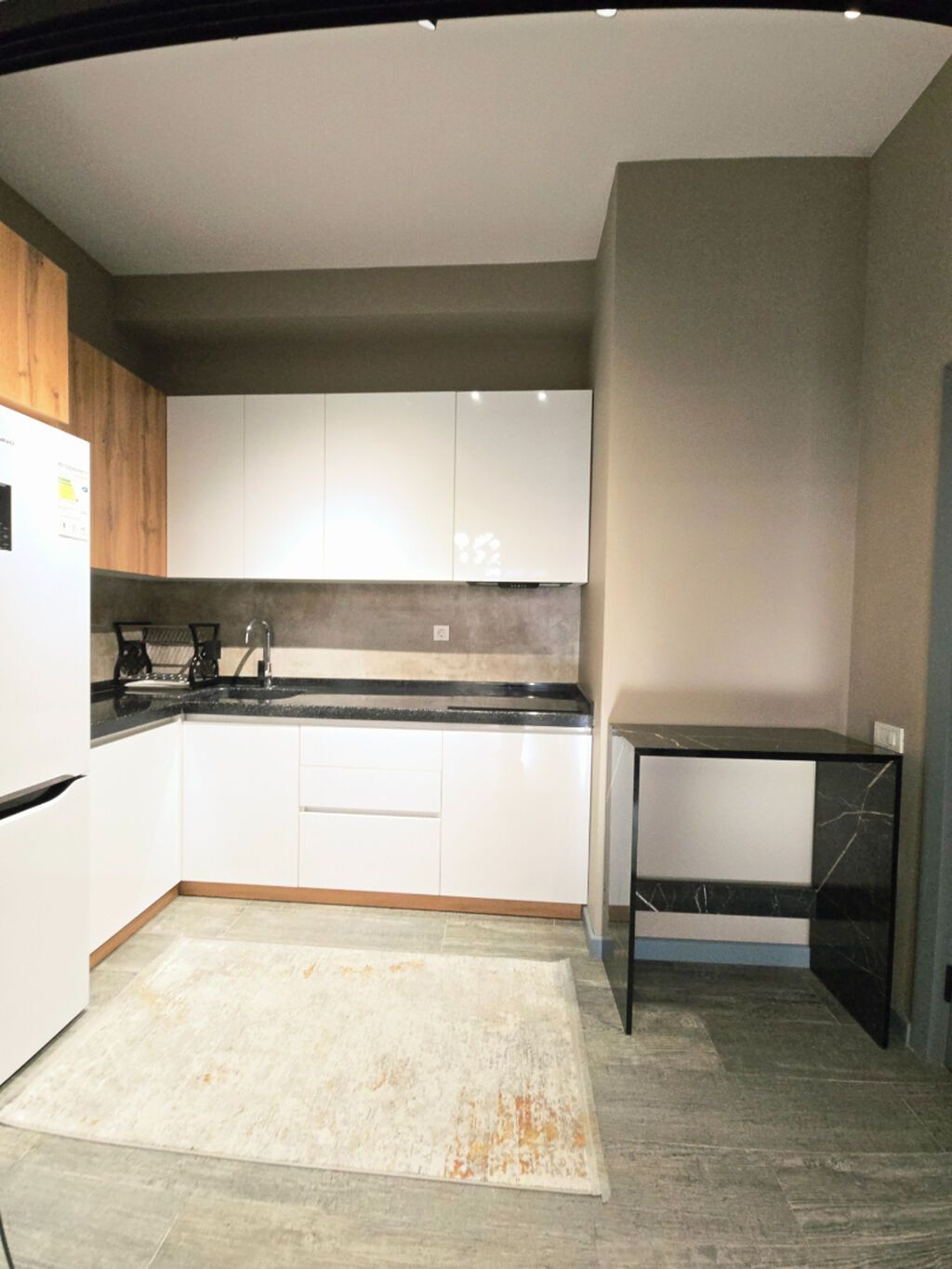 Ağ Şəhərdə studio tipli 2 otaqlı mənzil kirayə verilir. - Ümumi sahə — Mənzil, Bakı (5)