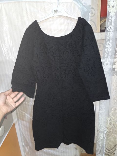 Model: mini/orta uzunluqda, düz Akəsim - Dekor: üzərində barokko — Mehdiabad