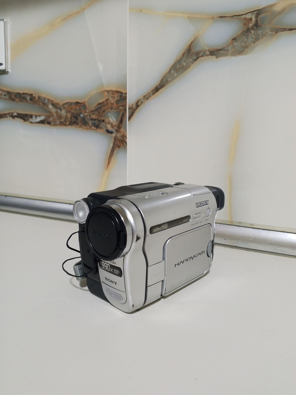Sony Handycam Video Hi8 kamkorder - Model: Sony Handycam Video Hi8 — Video kamera, Bərdə (2)