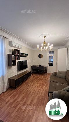 Satılır 2 otaqlı 70 m² köhnə tikili Ayna Sultanova heykəli — Mənzil (2)