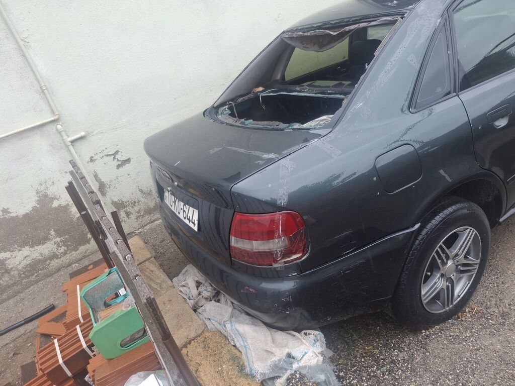 Audi A4 sedan – ehtiyat hissələri üçün - Korpus: 4 qapılı sedan, tünd — Digər, Bakı (5)