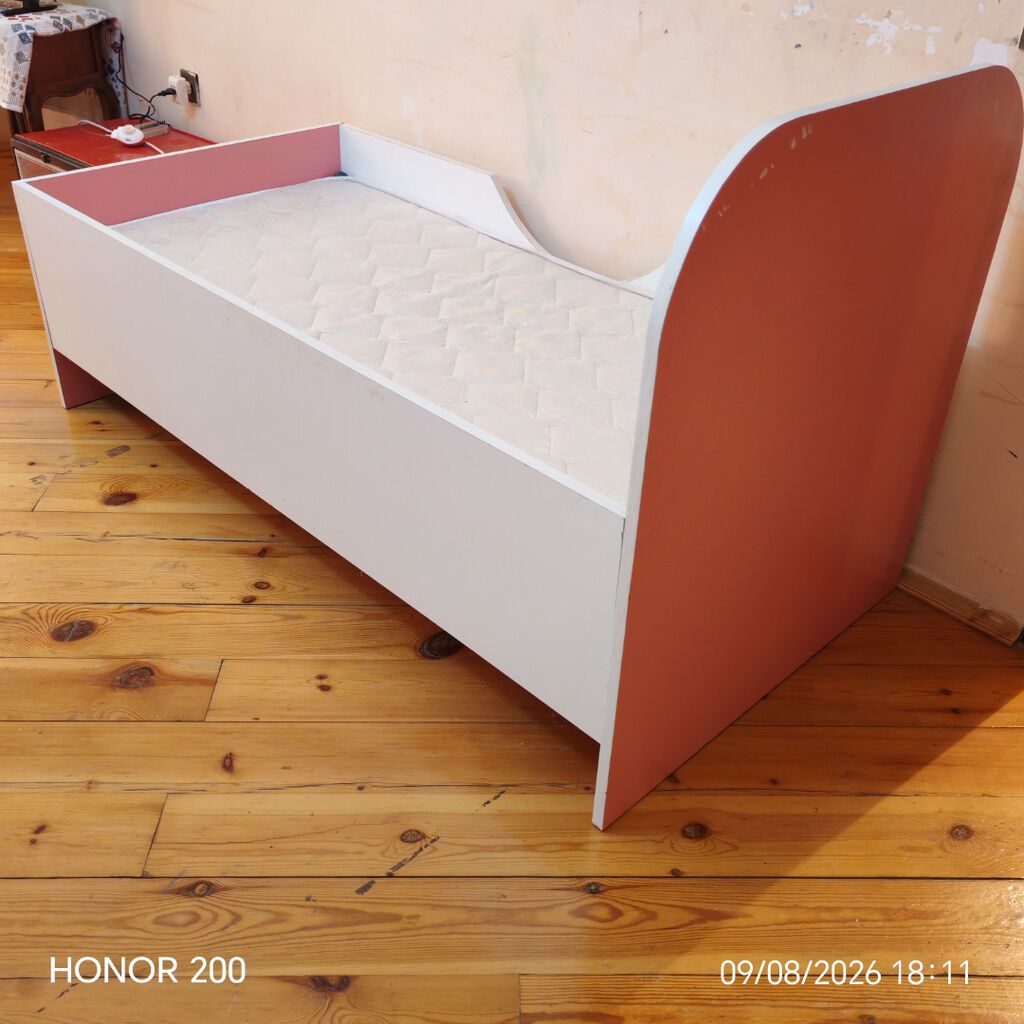 Qız üçün, İşlənmiş, Çarpayı, Matras ilə — Yataqlar, Bakı (2)