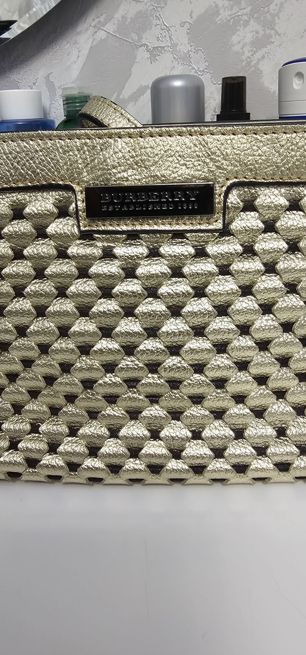 Burberry çiyin çantası – qızılı rəng - Material: toxumalı fakturalı — Çantalar, çamadanlar, cüzdanlar, Bakı (2)