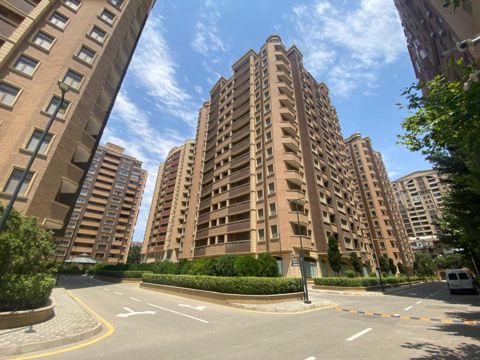 Satılır 3 otaqlı yeni tikili 120 m² — Bakı