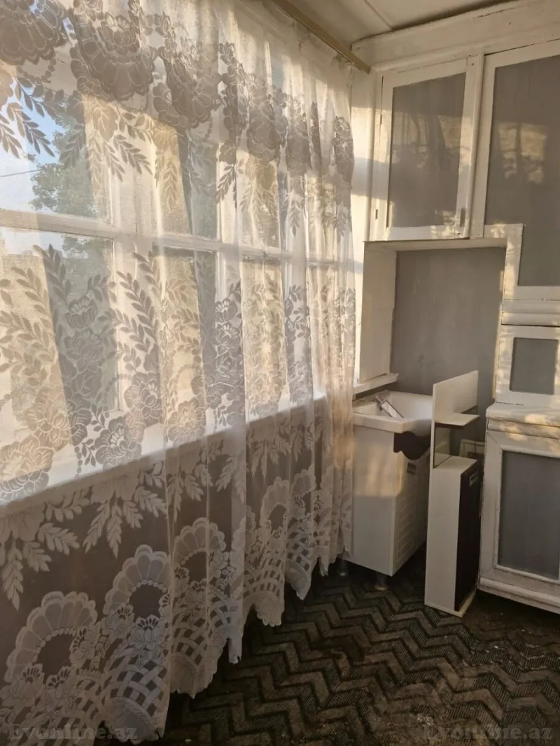 Satılır 2 otaqlı Mənzil Köhnə tikili 45 m² Bakı, Nərimanov r., Bakmil m — Bakı