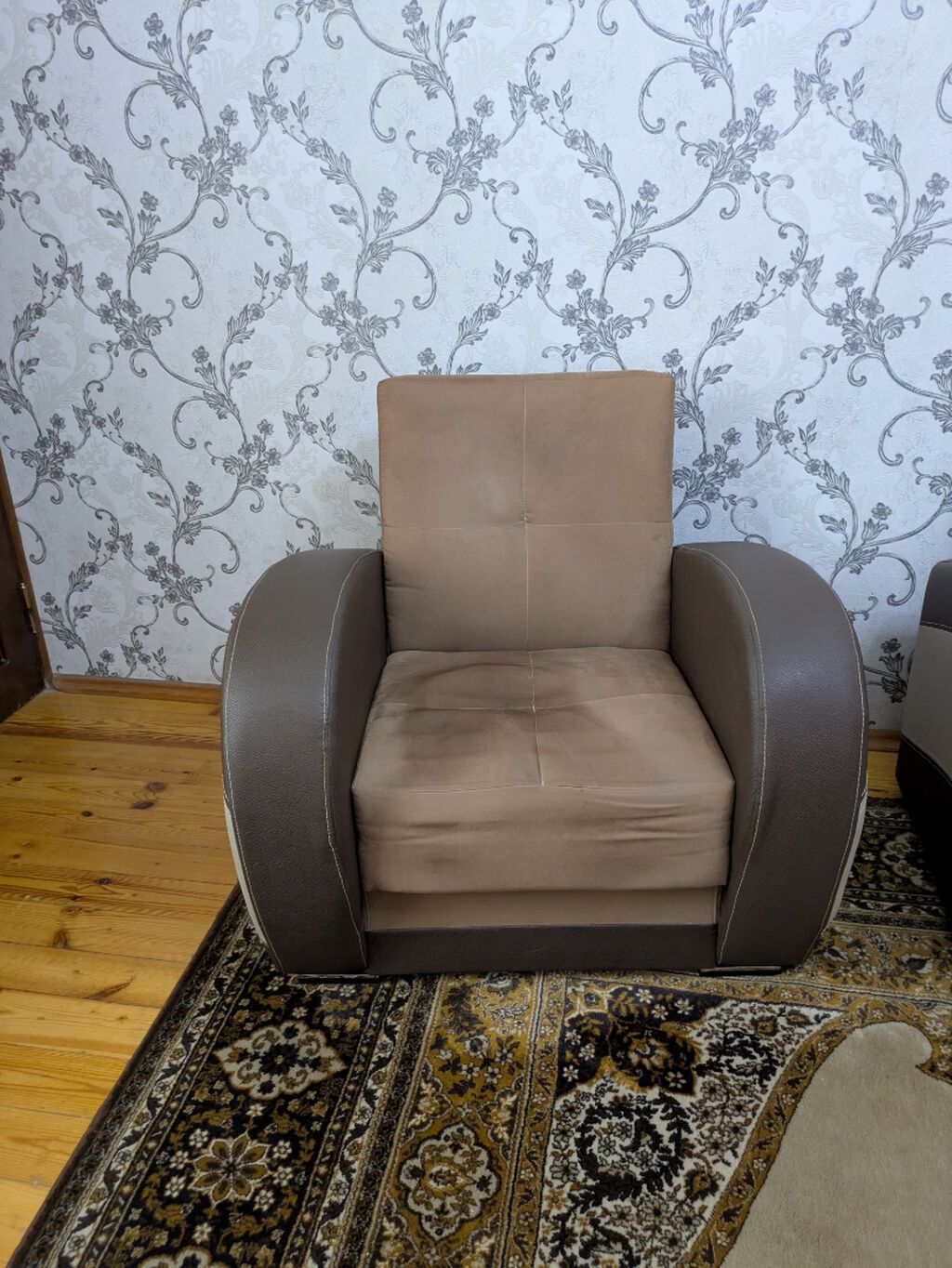 Divan 2 yastıq ilə) ve kreslolar. Hamısı açıqlandır. Yaxşı — Yumşaq mobilya dəstləri, Bakı (4)