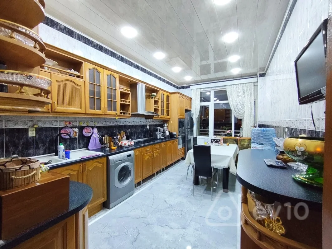 4 otaqlı mənzil, 200 m², Rəşid Behbudov küçəsi — kirayə — Mənzil, Bakı (7)