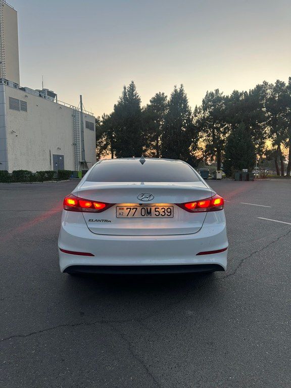 Hyundai Elantra, 2.0 L, 2018 il, 117 000 km 77-OM-539 — Avtomobillər, Yevlax (5)