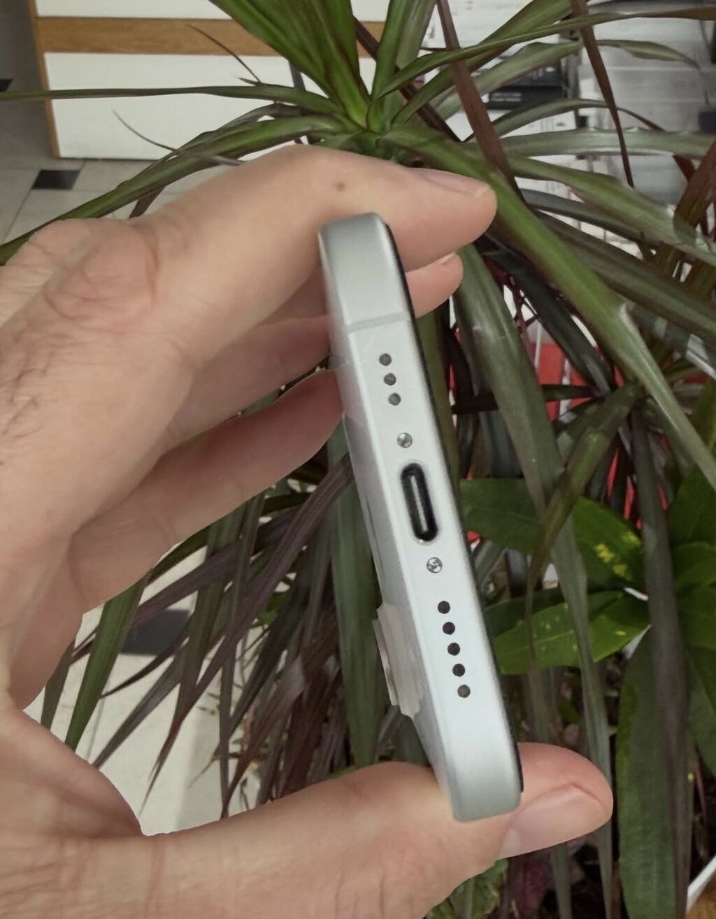 IPhone 16, 128 GB, Ağ, Zəmanət, Simsiz şarj, Face ID — Apple iPhone, Bakı (8)