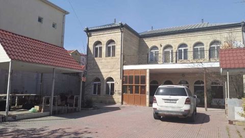 Satılır 7 otaqlı həyət evi/bağ evi 400 m² — Bakı