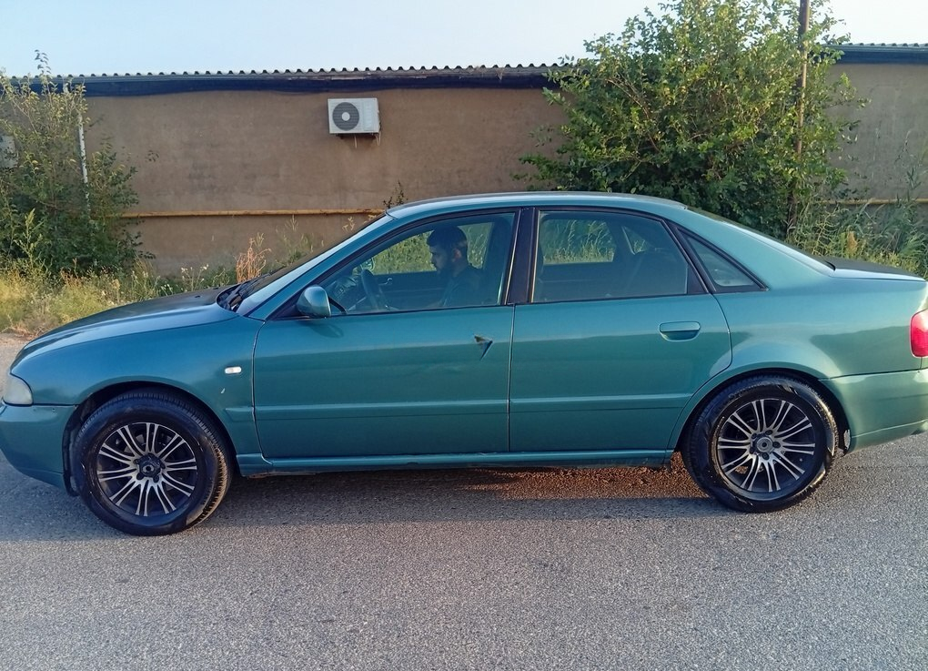 Audi A4, 2000 il, 209000 km, 1.8 L 10-UB-229 — Avtomobillər (2)