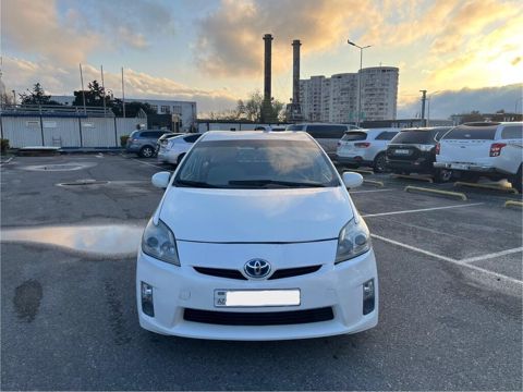 Toyota Prius: 1.8 l 2010 il Hetçbek — Bakı