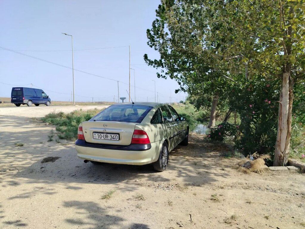 Opel Vectra, 1.8 L, 1996 il, 400 000 km 10-UR-340 — Avtomobillər, Şirvan (2)