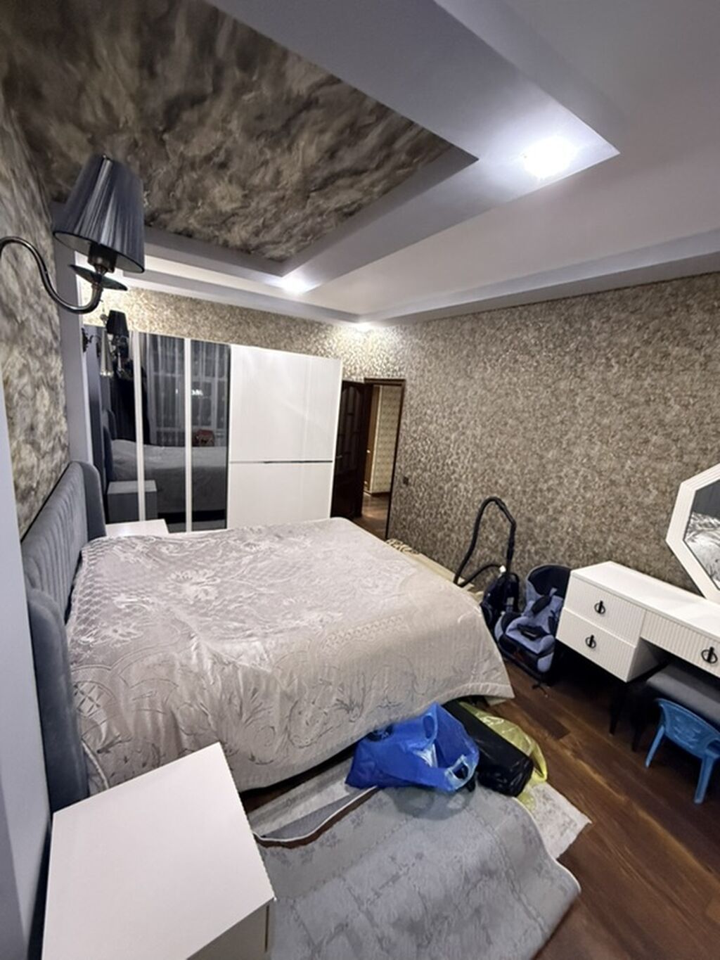 Satılır – 4 otaqlı ideal mənzil Leninqrad layihəsi 9 mərtəbəli — Qonaq otağı üçün, Bakı (4)