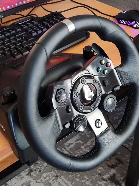 Logitech G923 sükan və pedal dəsti satılır. Çox səliqəli istifadə — Bakı