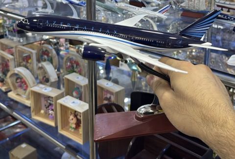 Azerbaijan Airlines (Azal) sərnişin təyyarəsinin maketi 28 sm 100 AZN — Bakı